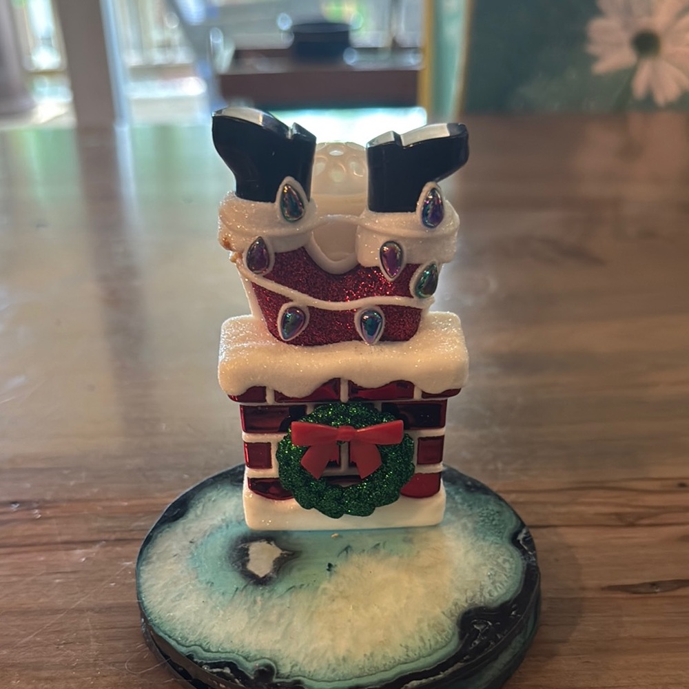 Bath & Body Works Wallflowers Whimsical Red and Black Santa